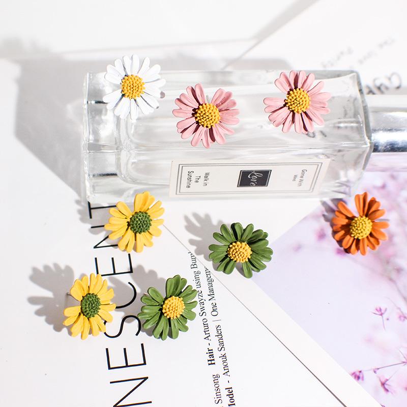 Sweet Cute Little Daisy Earrings