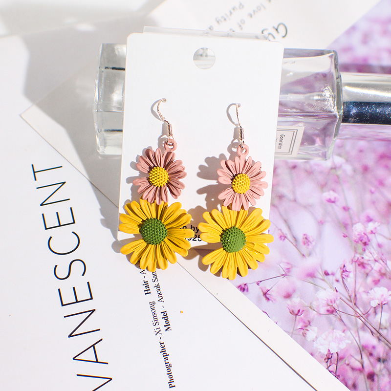 Sweet Cute Little Daisy Earrings