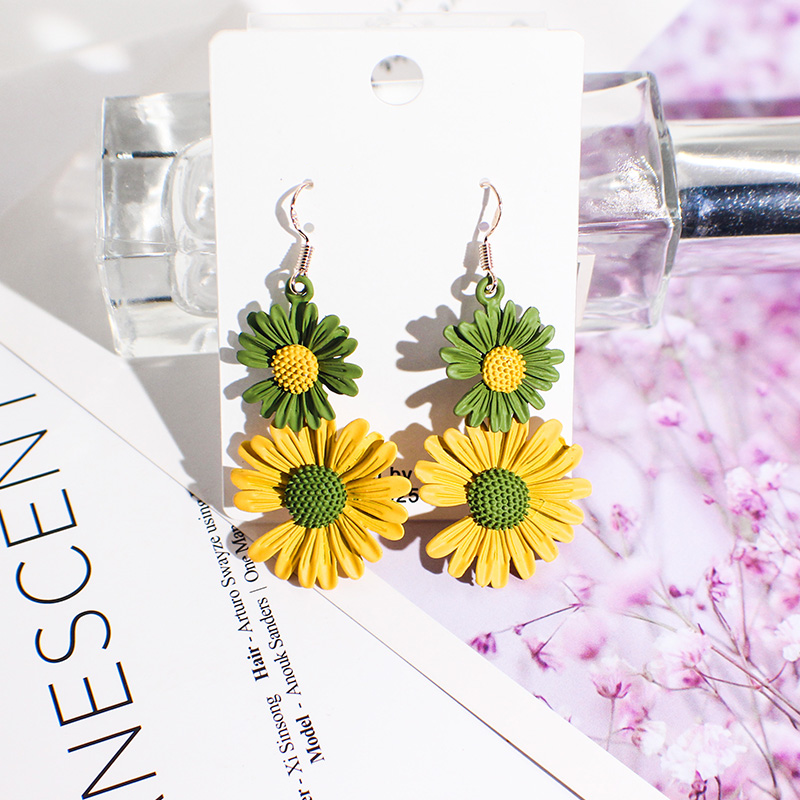 Sweet Cute Little Daisy Earrings