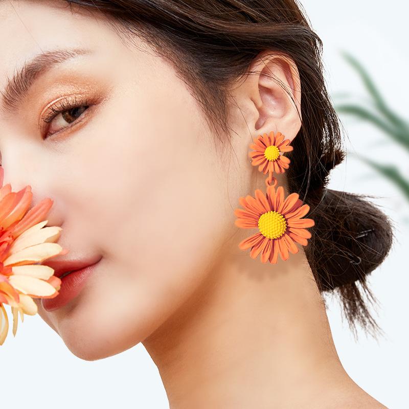 Small Daisy Earrings