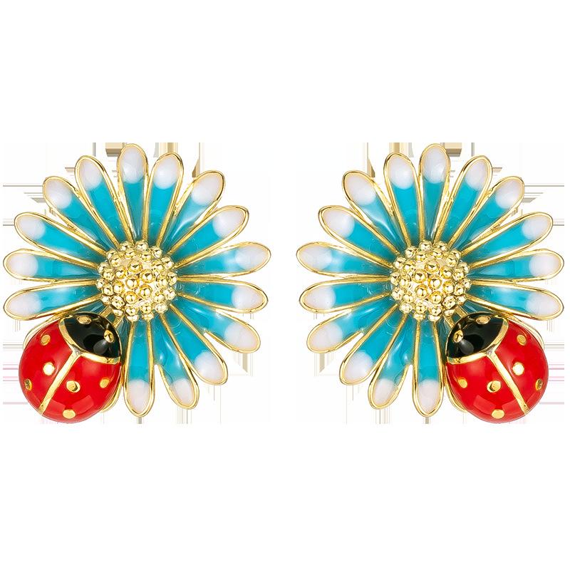 Flower Small Fresh Daisy Earrings