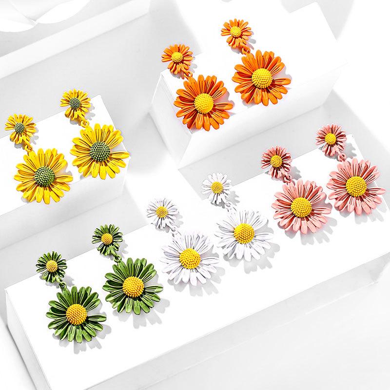 Small Daisy Earrings