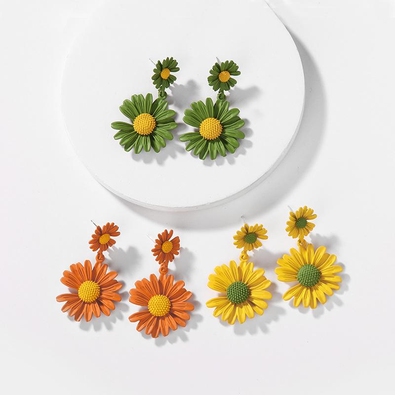 Small Daisy Earrings
