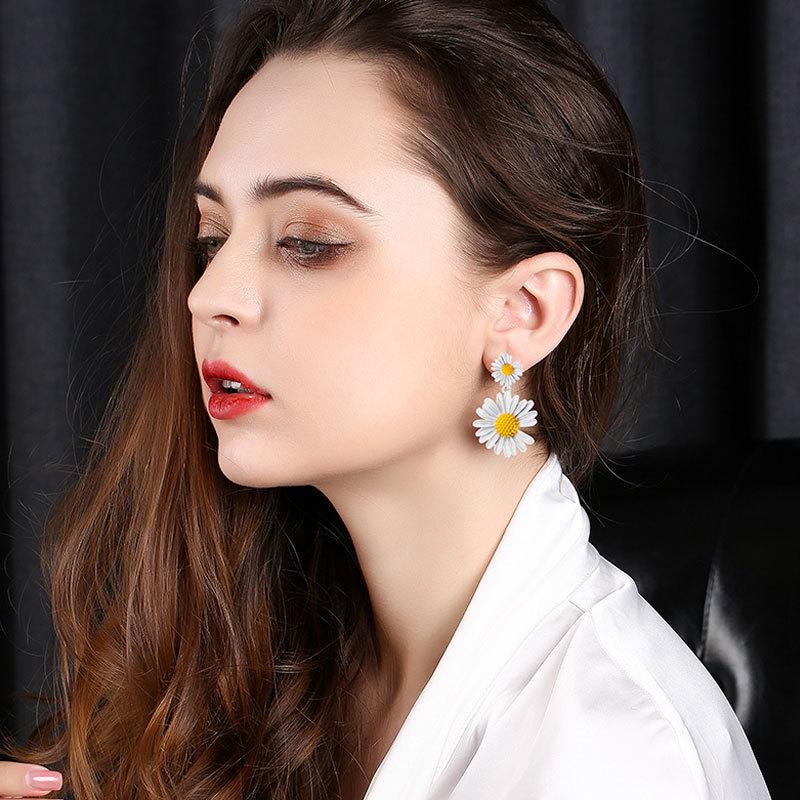 Small Daisy Earrings