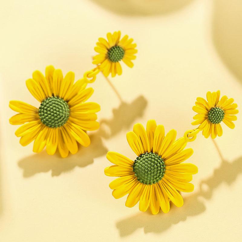 Small Daisy Earrings
