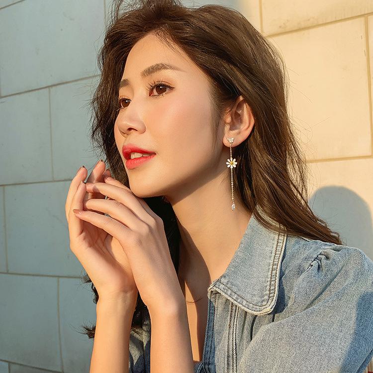 Long Asymmetric Daisy Earrings