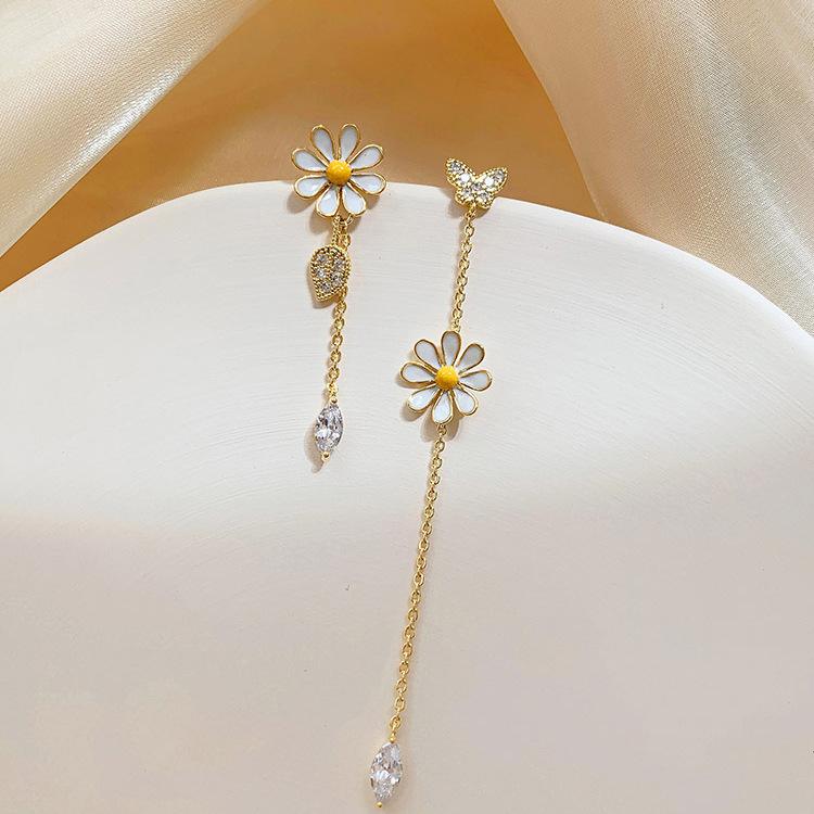 Long Asymmetric Daisy Earrings