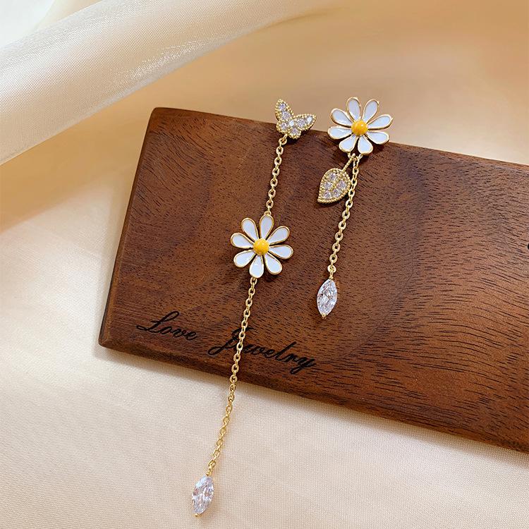 Long Asymmetric Daisy Earrings
