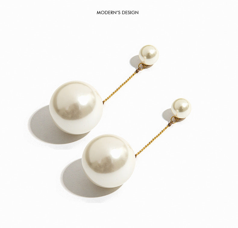 Large Pearl Earring