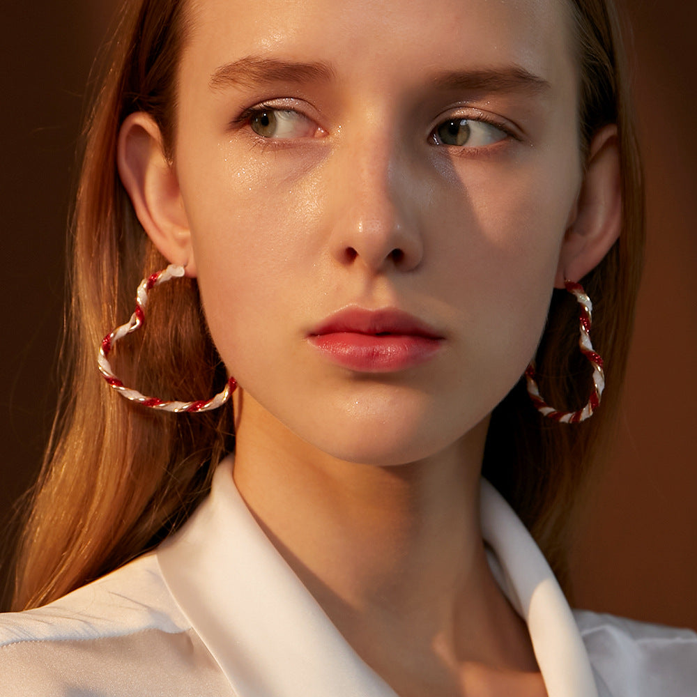 Exaggerated Contrasting Color Love Earring