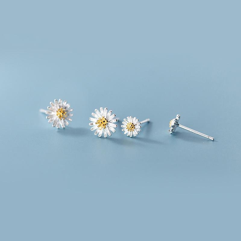 Daisy Stud Earrings