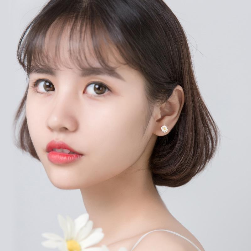 Daisy Stud Earrings