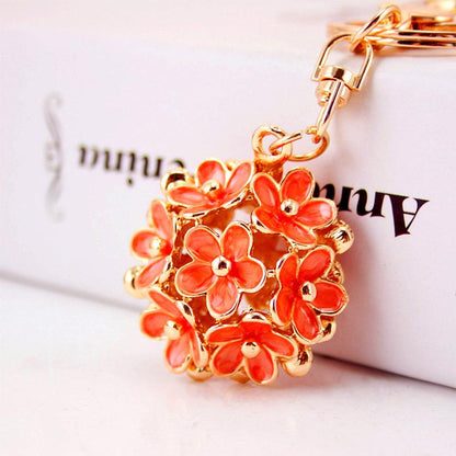 Elegant Hollow Daisy Flower Keychain Pendant