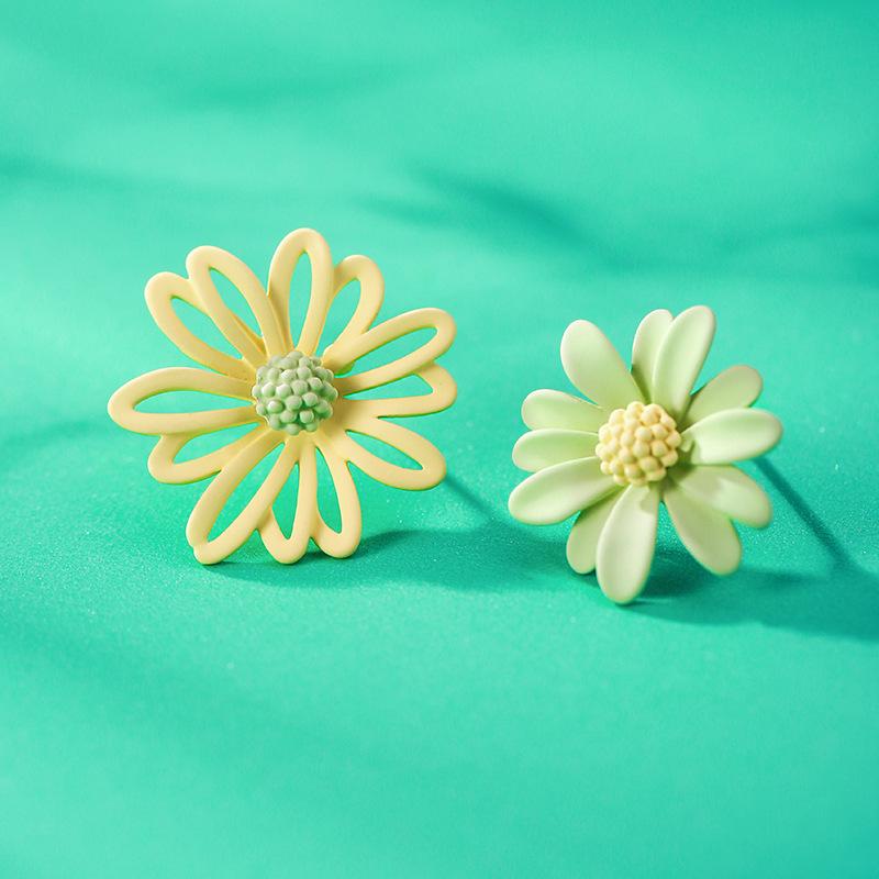 Fresh And Lovely Flower Daisy Earrings