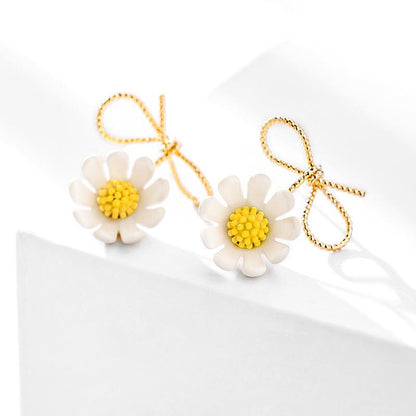 925 Silver Needle Small Daisy Earrings